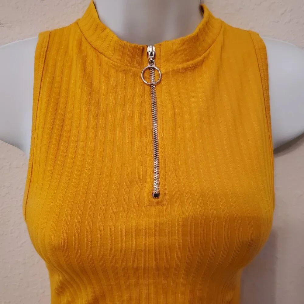 NWT Aronia Women's Sleeveless Knit Bodysuit 1/4 Zip Up Front Closure, Size S/M